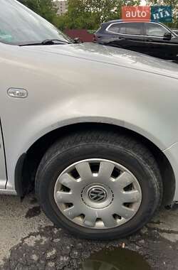 Хэтчбек Volkswagen Golf 1999 в 