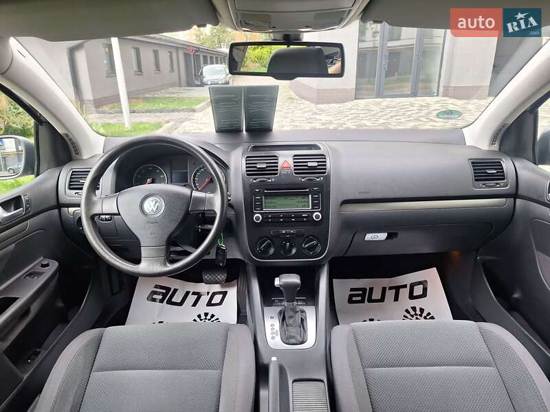 Хетчбек Volkswagen Golf 2006 в Івано-Франківську