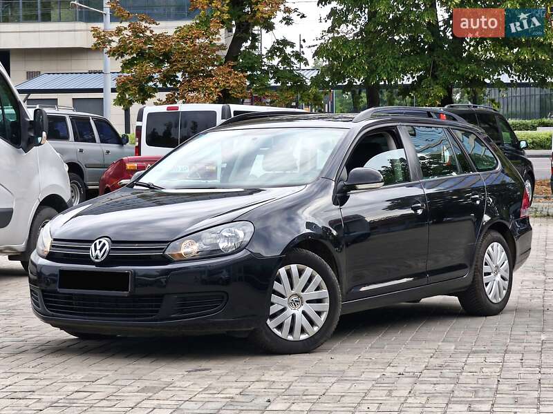 Універсал Volkswagen Golf 2011 в Дніпрі