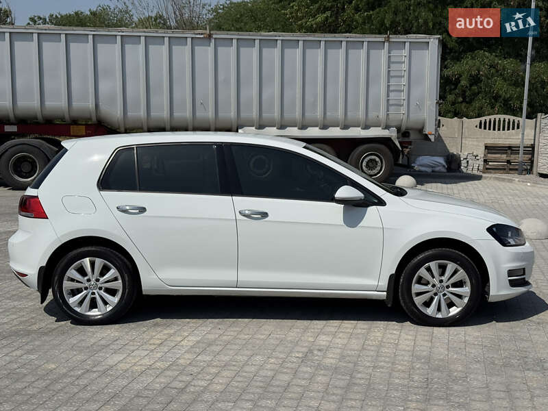 Хэтчбек Volkswagen Golf 2013 в Запорожье