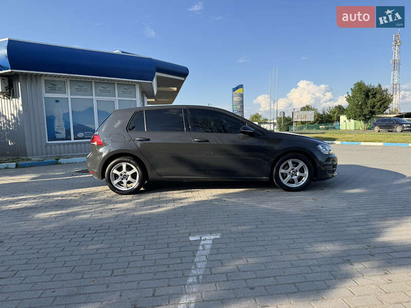 Хэтчбек Volkswagen Golf 2013 в Львове