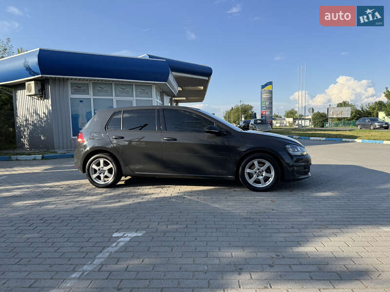 Хэтчбек Volkswagen Golf 2013 в Львове