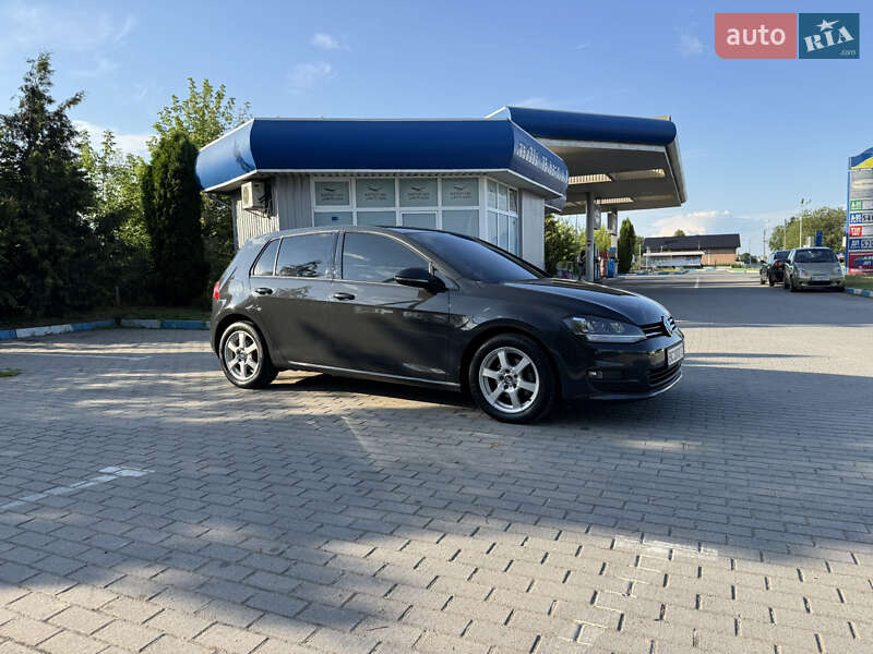 Хэтчбек Volkswagen Golf 2013 в Львове