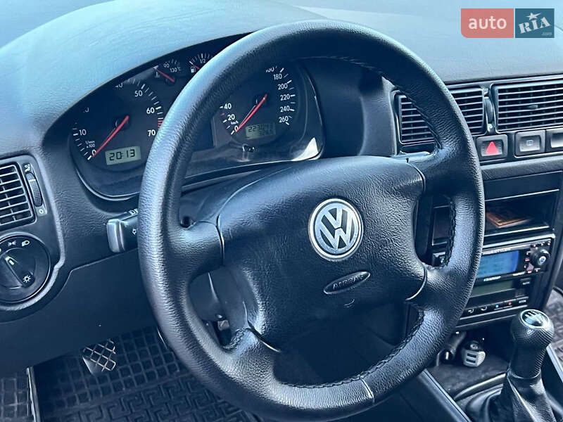 Универсал Volkswagen Golf 2003 в Лубнах