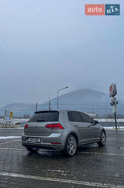 Хетчбек Volkswagen Golf 2017 в Львові