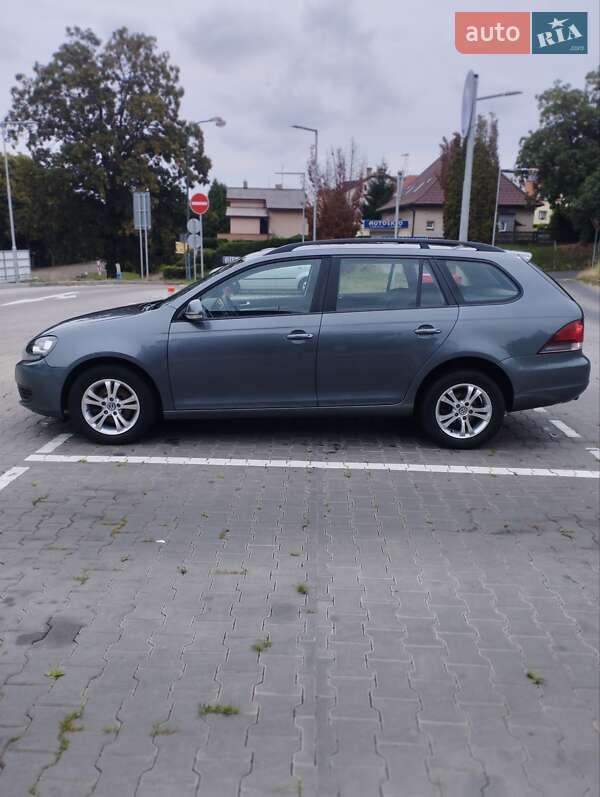 Універсал Volkswagen Golf 2012 в Долині