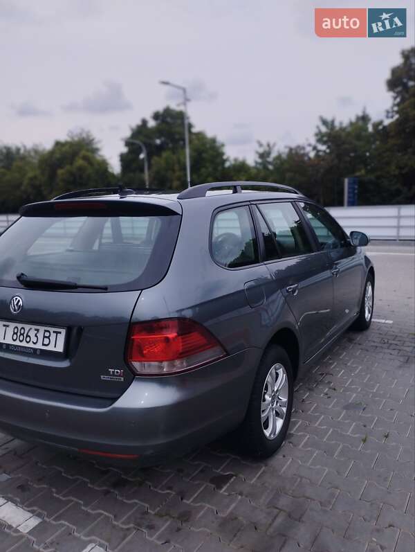 Універсал Volkswagen Golf 2012 в Долині