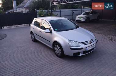 Хэтчбек Volkswagen Golf 2005 в Ахтырке