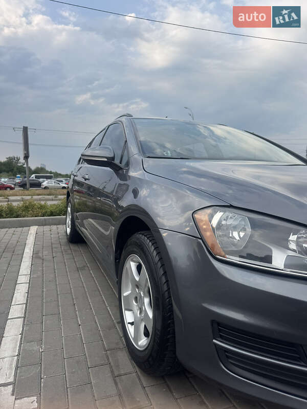 Універсал Volkswagen Golf 2015 в Києві
