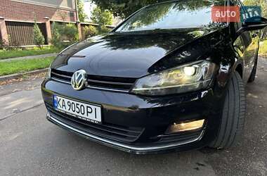 Хетчбек Volkswagen Golf 2015 в Києві