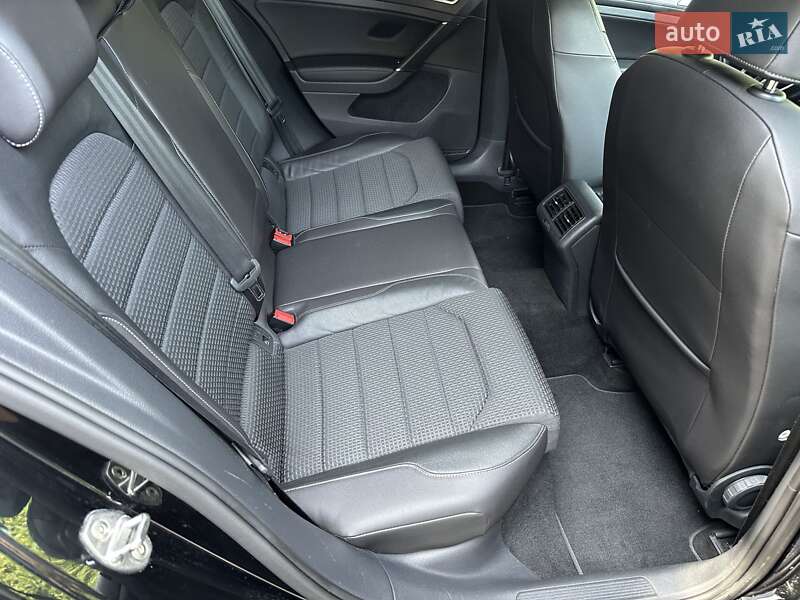 Хэтчбек Volkswagen Golf 2015 в Киеве