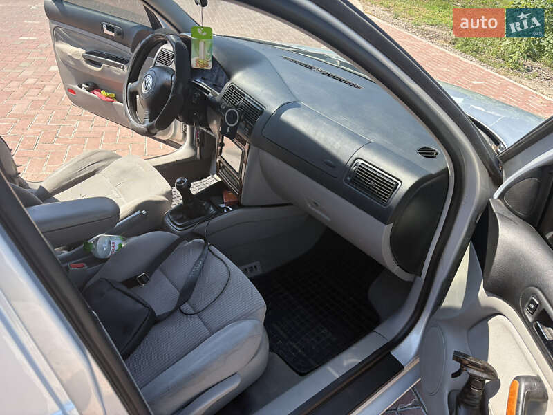 Хэтчбек Volkswagen Golf 2000 в Броварах