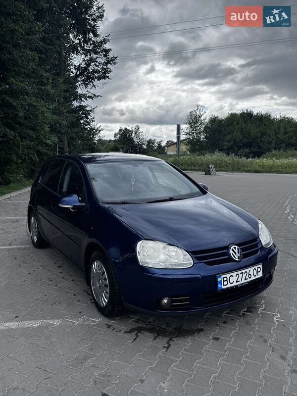 Хэтчбек Volkswagen Golf 2005 в Львове