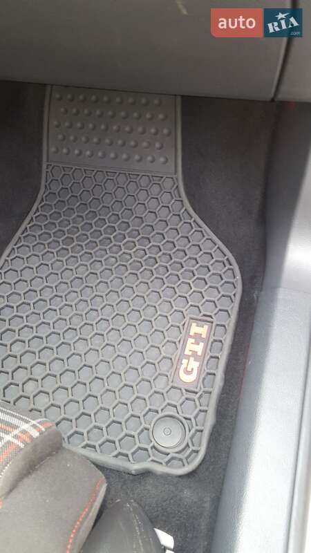 Хэтчбек Volkswagen Golf 2011 в Одессе