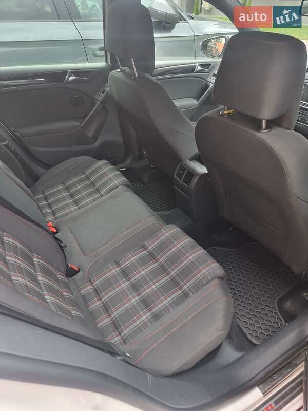 Хэтчбек Volkswagen Golf 2011 в Одессе