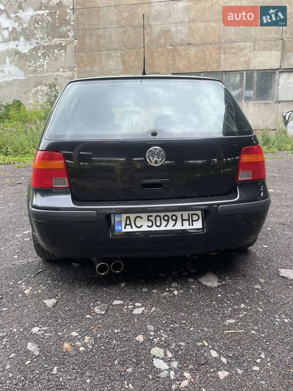 Хетчбек Volkswagen Golf 2003 в Луцьку