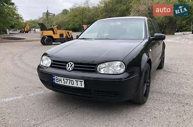 Хэтчбек Volkswagen Golf 2003 в Одессе