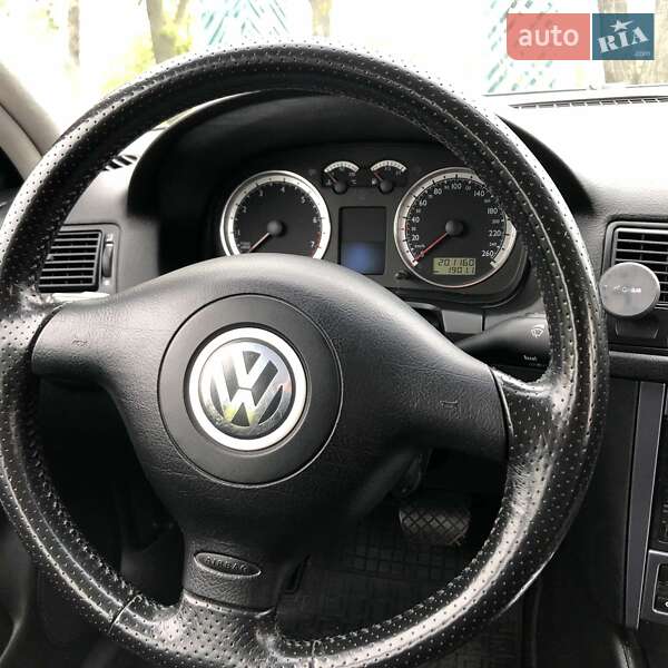 Хэтчбек Volkswagen Golf 2003 в Одессе