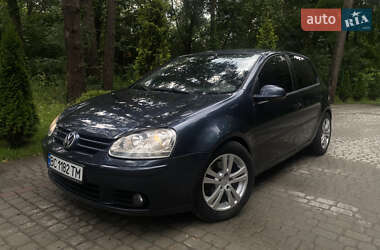 Хетчбек Volkswagen Golf 2005 в Львові