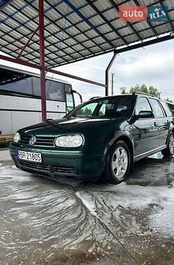 Универсал Volkswagen Golf 2003 в Дубровице