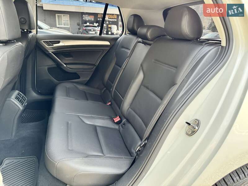 Хэтчбек Volkswagen Golf 2014 в Харькове
