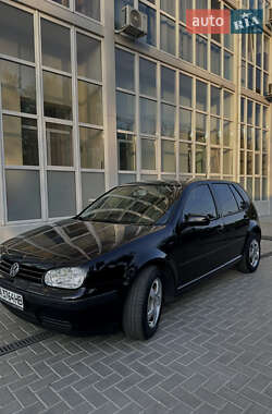 Хэтчбек Volkswagen Golf 2002 в Кропивницком