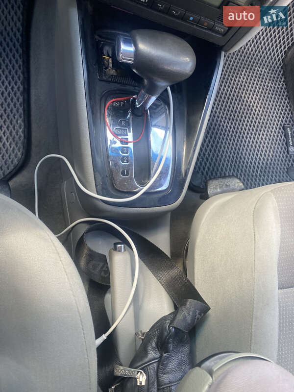 Хетчбек Volkswagen Golf 2002 в Почаєві