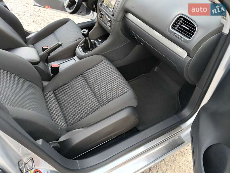 Хетчбек Volkswagen Golf 2012 в Києві