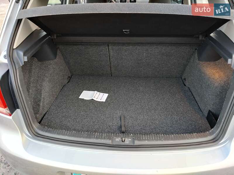 Хетчбек Volkswagen Golf 2012 в Києві