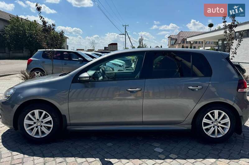 Хетчбек Volkswagen Golf 2011 в Ужгороді