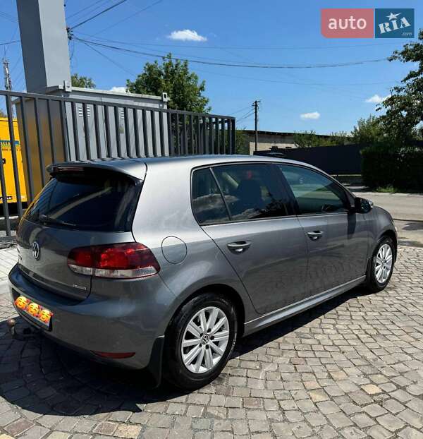 Хетчбек Volkswagen Golf 2011 в Ужгороді