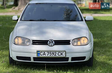 Хетчбек Volkswagen Golf 2000 в Теофіполі