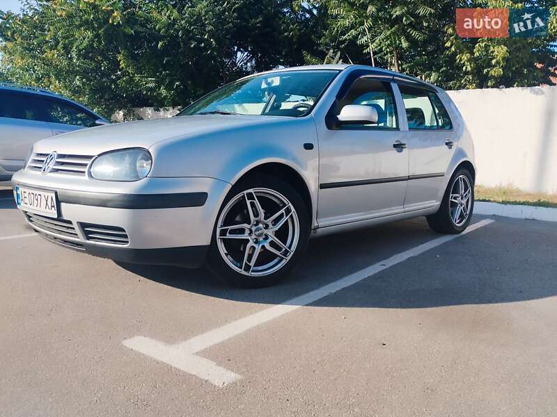 Хетчбек Volkswagen Golf 2000 в Дніпрі