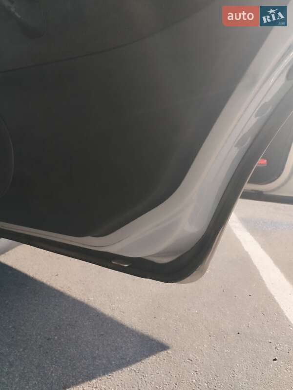 Хетчбек Volkswagen Golf 2000 в Дніпрі