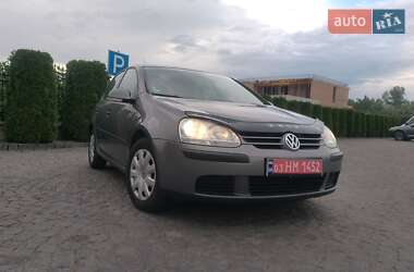 Хетчбек Volkswagen Golf 2005 в Жовкві