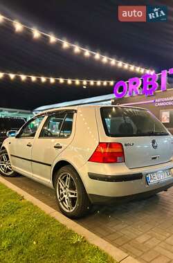 Хетчбек Volkswagen Golf 2000 в Дніпрі