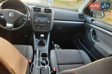 Хэтчбек Volkswagen Golf 2006 в Киеве