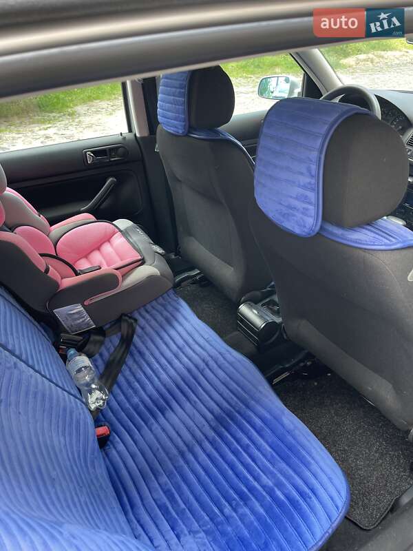 Хэтчбек Volkswagen Golf 2001 в Ирпене