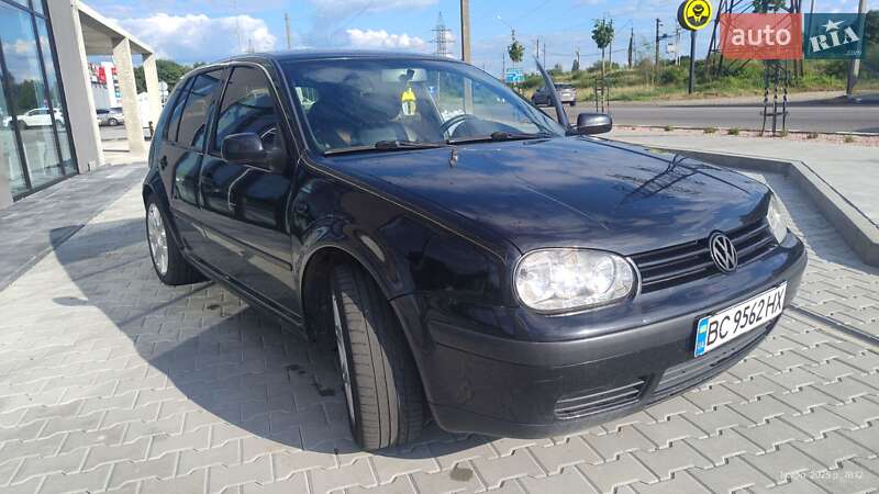 Хетчбек Volkswagen Golf 2002 в Стрию
