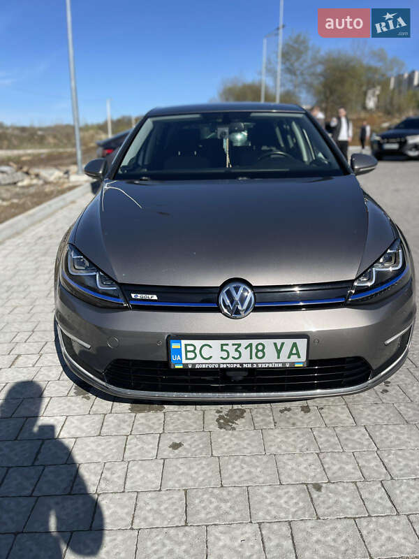 Хэтчбек Volkswagen Golf 2014 в Львове