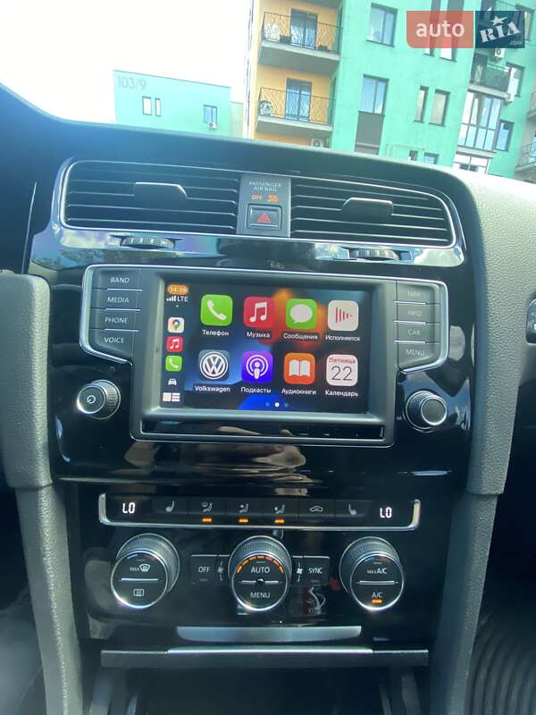Хетчбек Volkswagen Golf 2015 в Києві