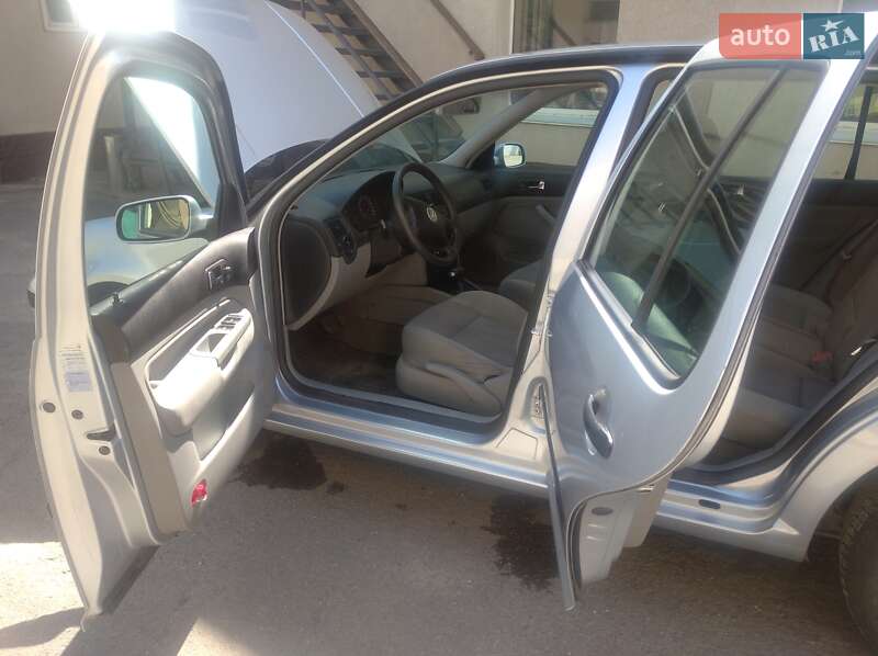 Хетчбек Volkswagen Golf 2002 в Кам'янець-Подільському