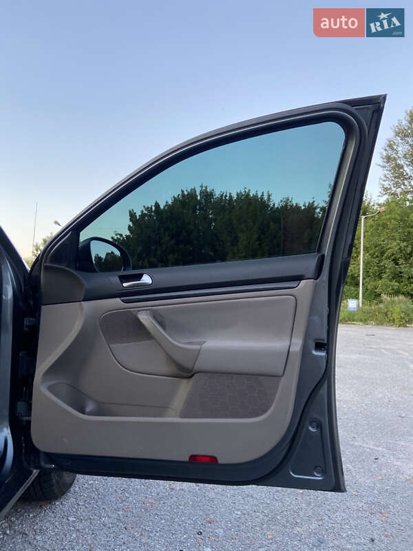 Универсал Volkswagen Golf 2009 в Житомире фото 16 Универсал Volkswagen Golf 2009 в Житомире