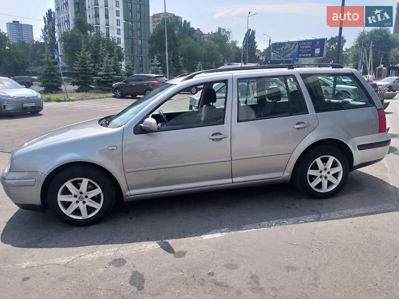 Volkswagen Golf 2004