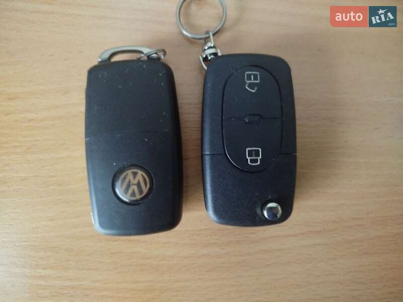 Хетчбек Volkswagen Golf 1999 в Києві