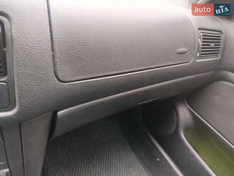 Хетчбек Volkswagen Golf 1999 в Києві