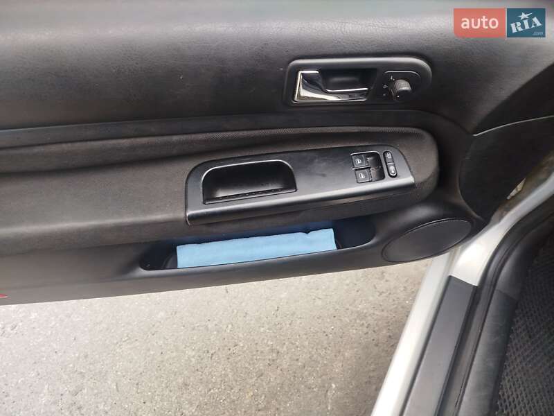 Хетчбек Volkswagen Golf 1999 в Києві