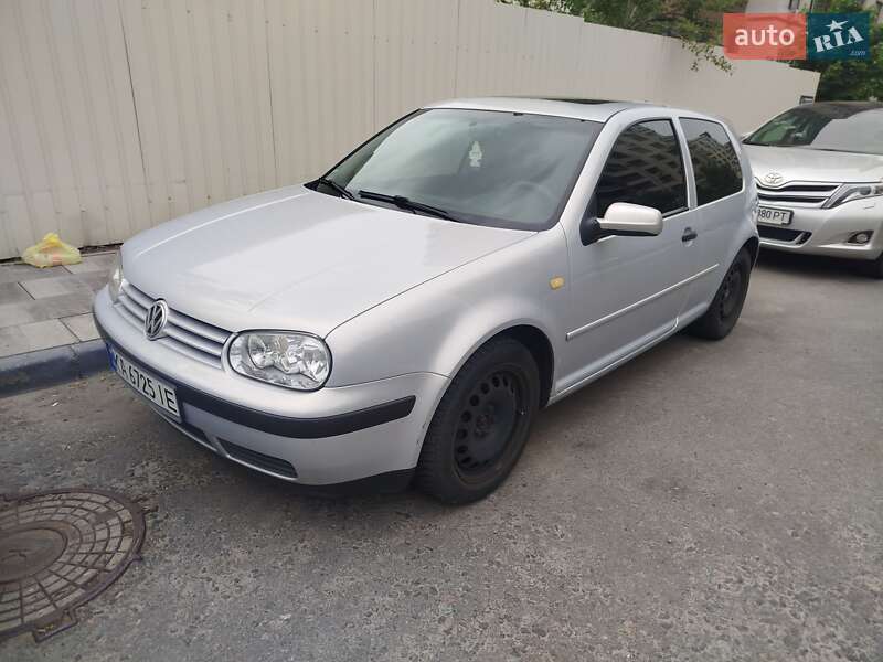 Хетчбек Volkswagen Golf 1999 в Києві