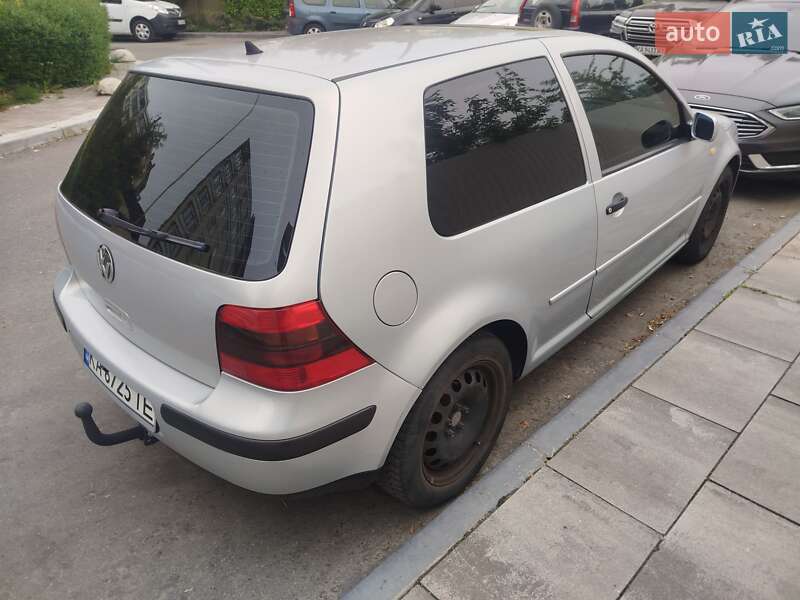 Хетчбек Volkswagen Golf 1999 в Києві
