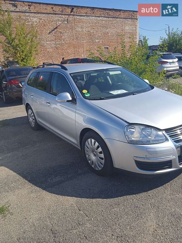 Універсал Volkswagen Golf 2009 в Чернігові